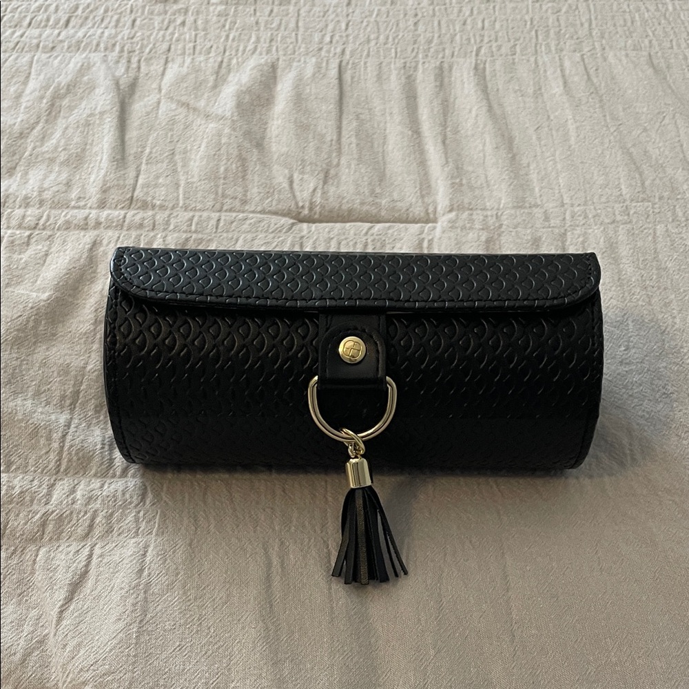 VLANDO Elegant Black Jewelry Case with Tassel